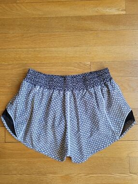 Lululemon Hotty Hot Shorts Monochromatic White Black